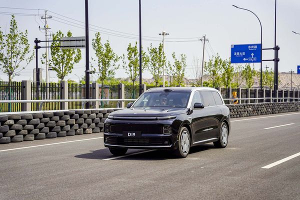 Foto: Leapmotor - Mit dem D19 zeigt Leapmotor, wie schnell sich die Kräfteverhältnisse verschieben und wie schnell das Adoptivkind aus China im Familienranking der Stellantis-Sippe klettert Foto: Leapmotor - Mit dem D19 zeigt Leapmotor, wie schnell sich die Kräfteverhältnisse verschieben und wie schnell das Adoptivkind aus China im Familienranking der Stellantis-Sippe klettert