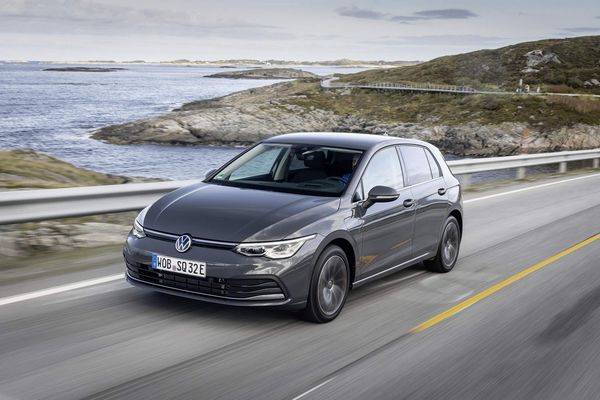 Foto: VW - Der VW Golf muss in die Werkstatt Foto: VW - Der VW Golf muss in die Werkstatt